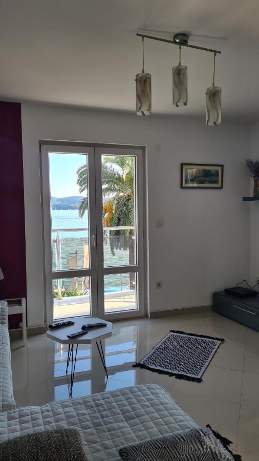 Chic Apartment In The City Center By The Sea Тиват Екстериор снимка
